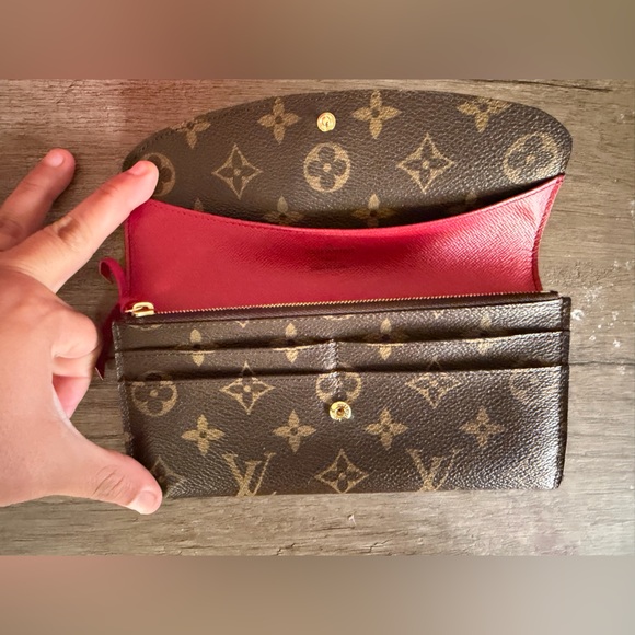 Louis Vuitton Brown Monogram Case with Red Button - Picture 5 of 8